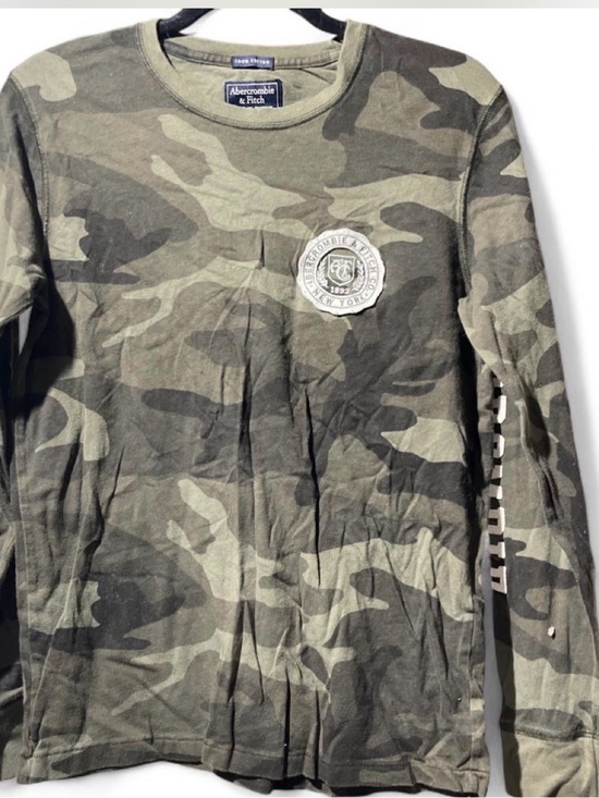 Abercrombie & Fitch Other - Abercrombie & Fitch Boys' Green Camo XS Long Sleeve Tee